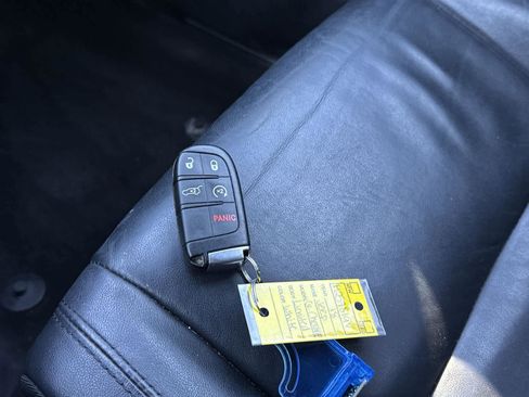 Used 2018 Jeep Grand Cherokee Limited image 31