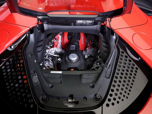 Used 2025 Ferrari SF90 Spider Base image 30