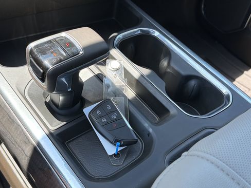 Used 2025 Chevrolet Silverado 1500 LTZ w/ LTZ Convenience Package II AWD/4WD image 36