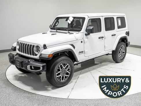 Used 2025 Jeep Wrangler Unlimited Sahara AWD/4WD image 1