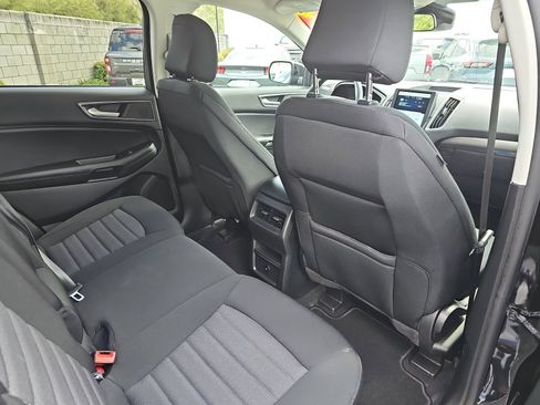 Used 2024 Ford Edge SE w/ Black Appearance Package image 10