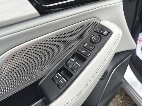 Used 2023 Acura MDX Technology image 13