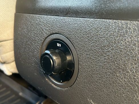 Used 2012 Ford F150 XLT w/ XLT Chrome Pkg image 10