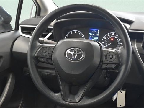 Used 2025 Toyota Corolla LE image 26