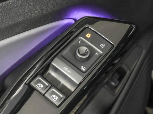 Used 2023 Volkswagen ID.4 Pro S image 35