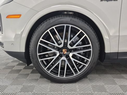 Used 2026 Porsche Cayenne E-Hybrid Coupe AWD/4WD image 28