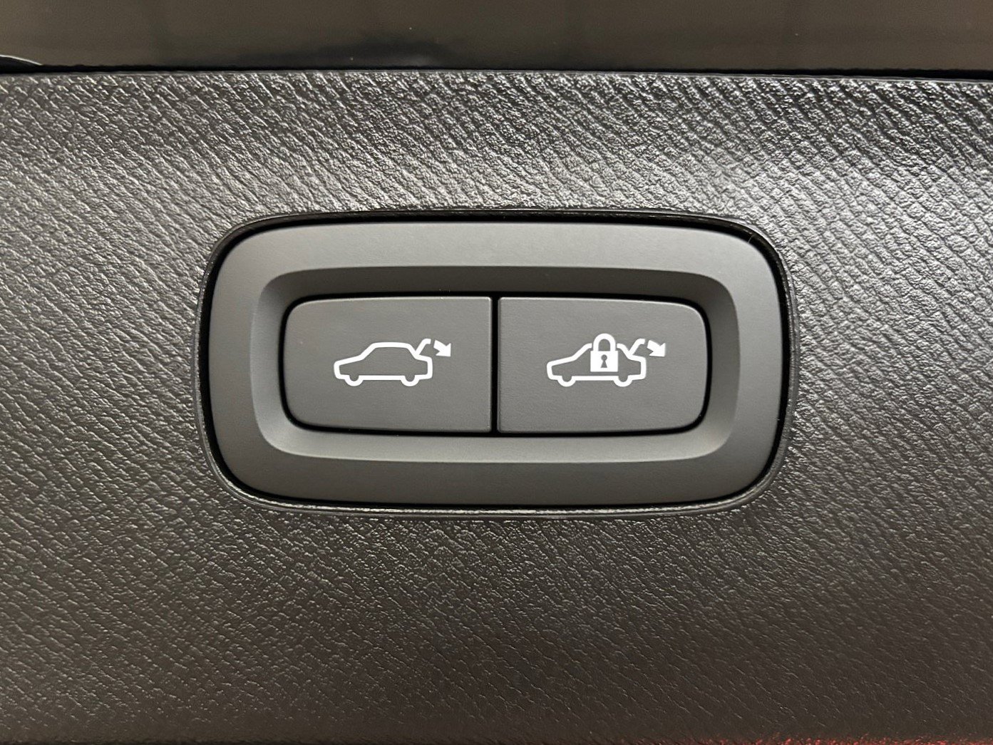 New 2026 Volvo XC90 T8 Plus w/ Protection Package AWD/4WD image 35