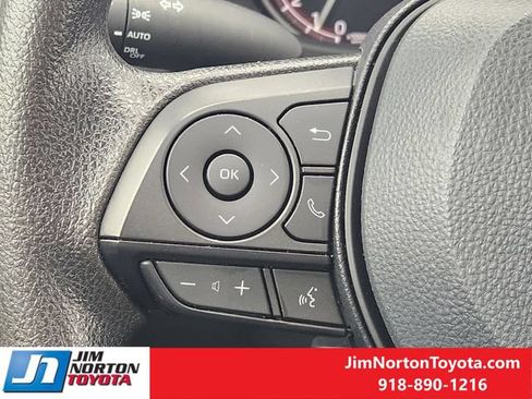 Used 2025 Toyota RAV4 XLE FWD image 28