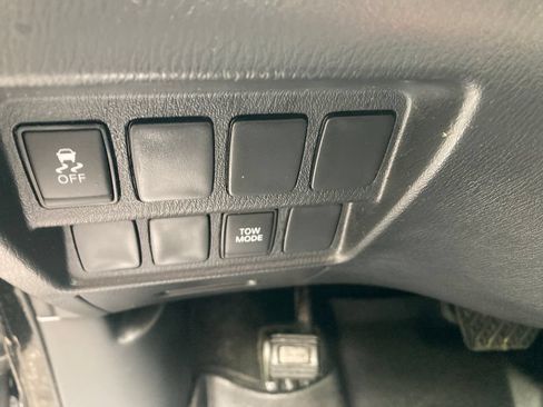 Used 2019 Nissan Pathfinder S AWD/4WD image 40