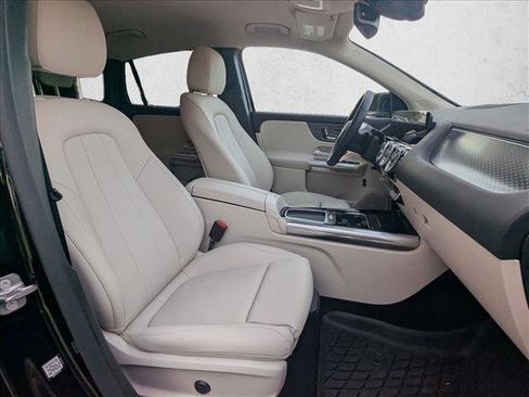 Certified 2025 Mercedes-Benz GLA 250 image 21