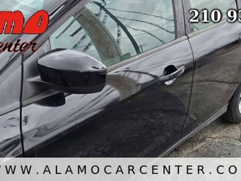 Used 2018 Ford Focus SE FWD image 9