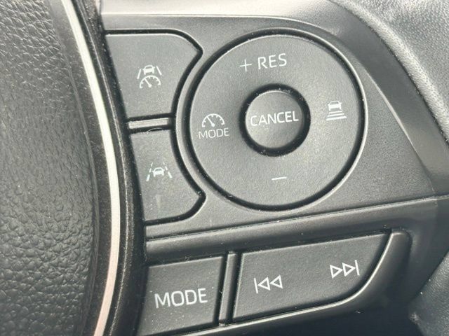 Used 2025 Toyota Corolla Cross XLE w/ Convenience Package AWD/4WD image 13
