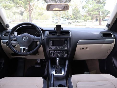 Used 2012 Volkswagen Jetta SEL image 16