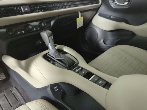 Used 2025 Honda HR-V LX image 20