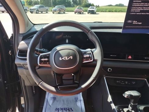 Used 2026 Kia Carnival EX FWD image 13