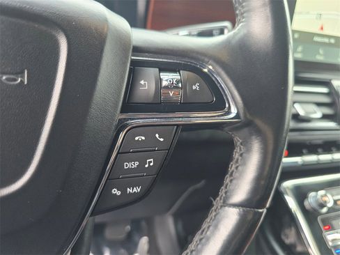 Used 2021 Lincoln Navigator 4WD image 9