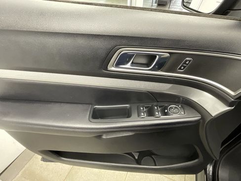 Used 2017 Ford Explorer XLT w/ Equipment Group 202A image 56