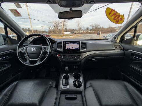 Used 2017 Honda Ridgeline RTL-T image 2