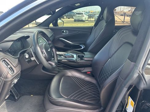 Used 2021 Aston Martin DBX image 5