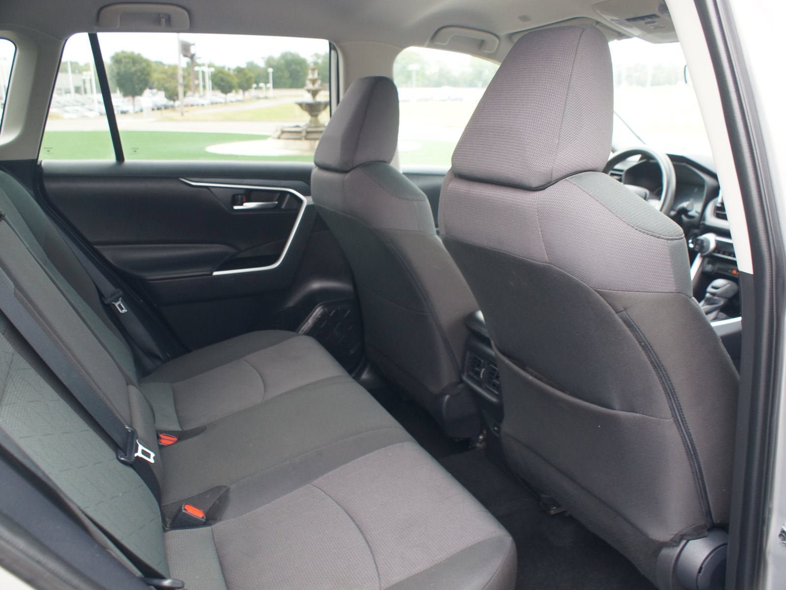Used 2025 Toyota RAV4 XLE AWD/4WD image 21
