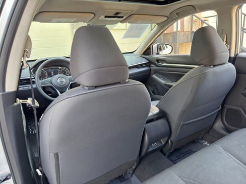 Used 2022 Nissan Altima 2.5 SV FWD image 30