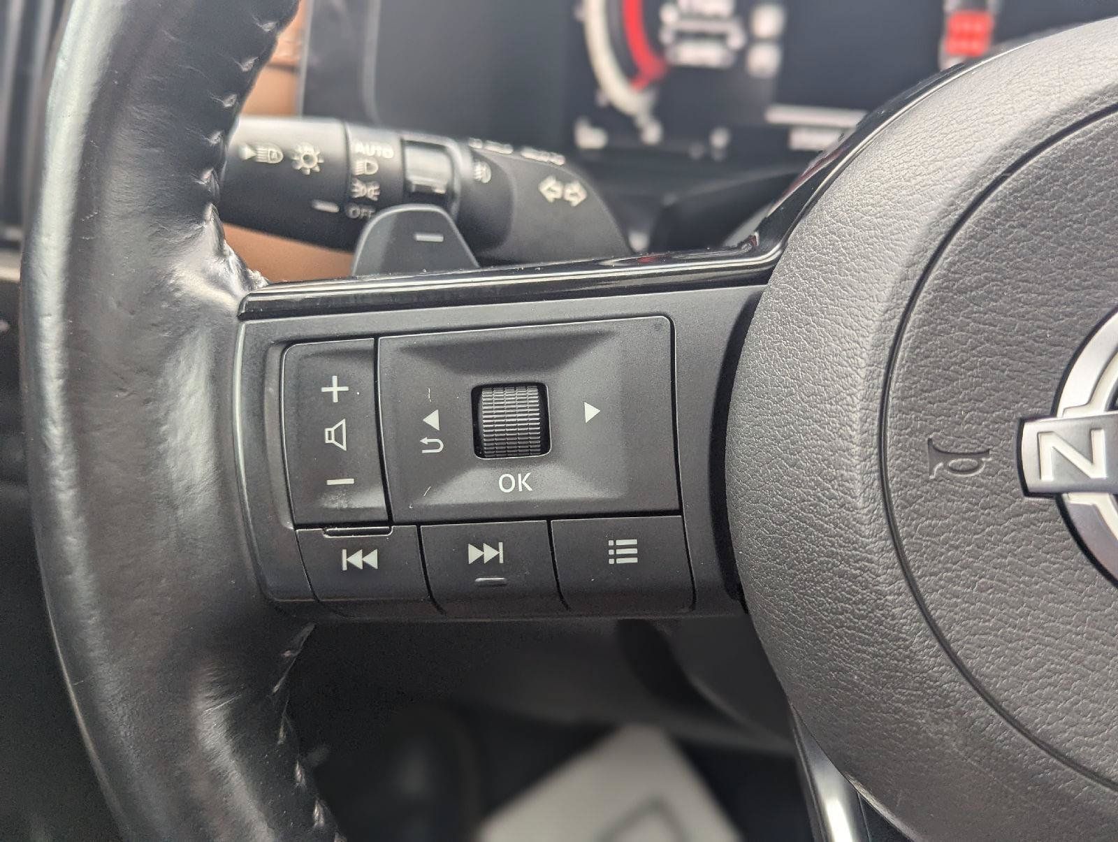 Used 2023 Nissan Pathfinder Platinum w/ Cargo Package AWD/4WD image 26