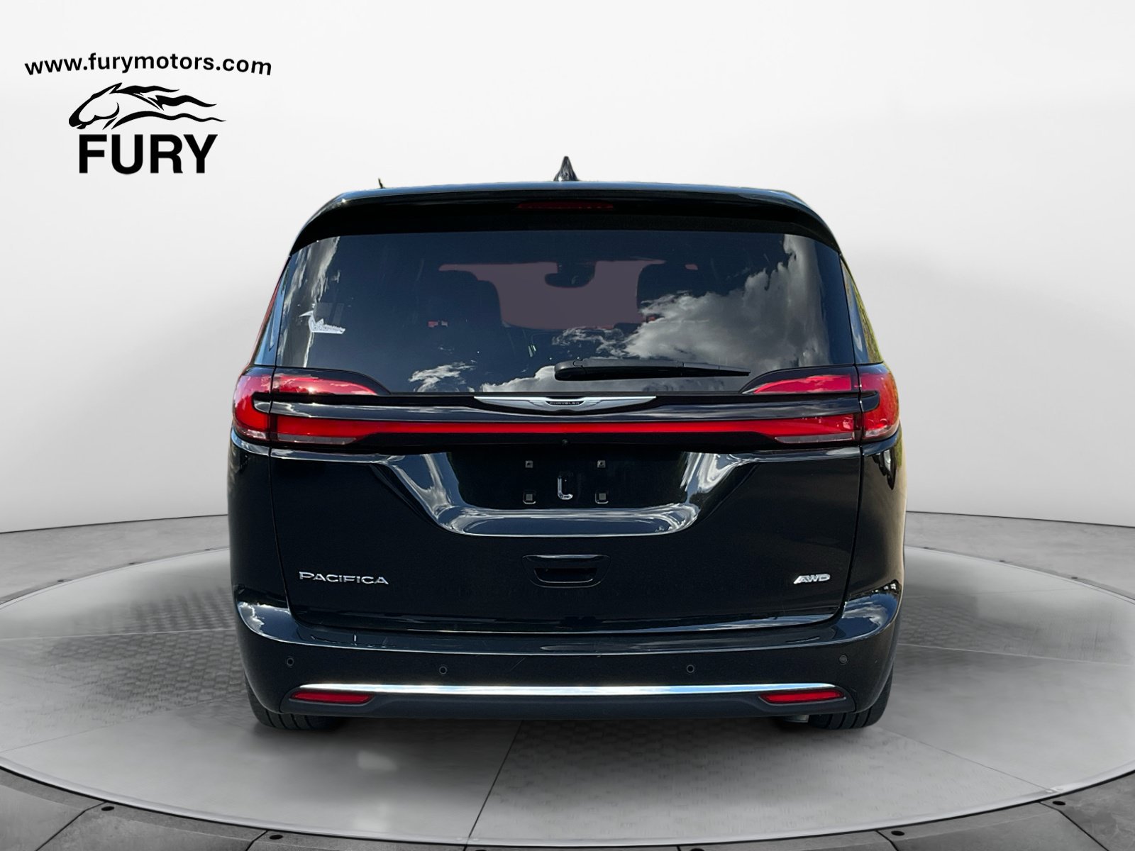 Used 2025 Chrysler Pacifica Select AWD/4WD image 5