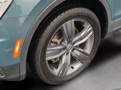 Used 2020 Volkswagen Tiguan SEL image 11