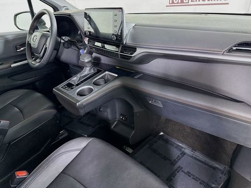 Used 2024 Toyota Sienna XSE w/ XSE Plus Package AWD/4WD image 34