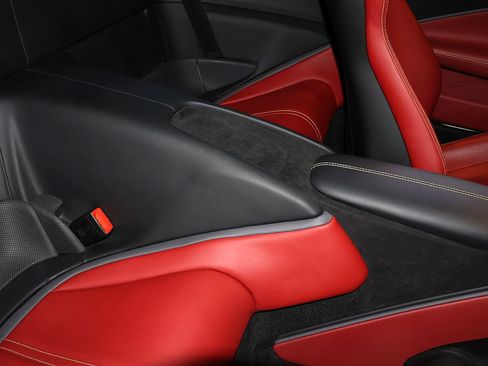 Used 2021 Ferrari Roma RWD image 30