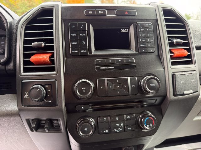 Used 2018 Ford F350 XL w/ Power Equipment Group AWD/4WD image 19