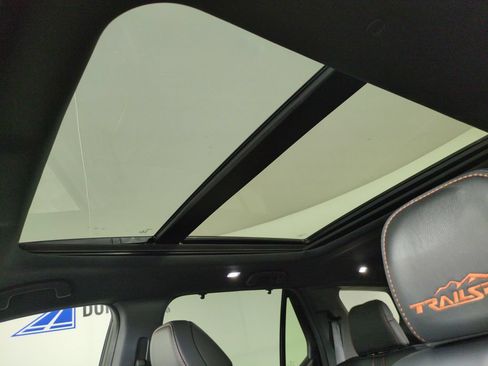 Certified 2025 Honda Pilot TrailSport image 24