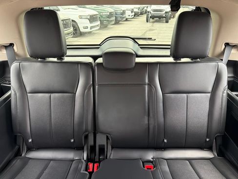 Used 2023 Ford Expedition XLT AWD/4WD image 18