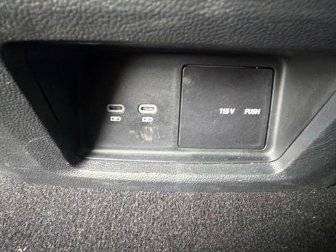 Used 2024 Volkswagen Atlas Peak Edition SE AWD/4WD image 24