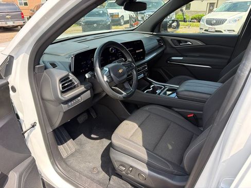 Used 2024 Chevrolet Traverse LT AWD/4WD image 10