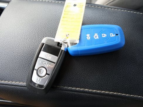 Used 2019 Ford Fusion S image 2