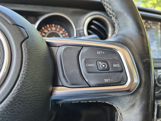 Used 2018 Jeep Wrangler Unlimited Sahara AWD/4WD image 14
