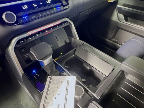 New 2025 Toyota Tundra Platinum image 26