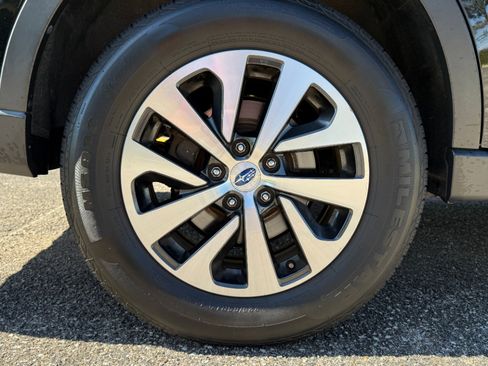 Used 2022 Subaru Outback 2.5i Premium image 19