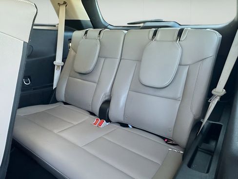 Used 2023 Ford Explorer Limited AWD/4WD image 24