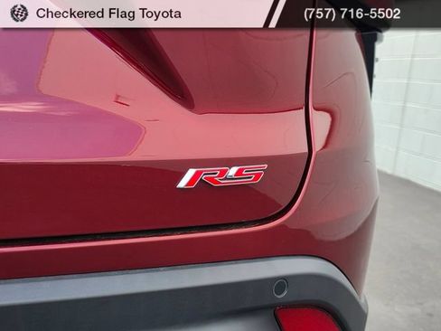 Used 2024 Chevrolet Trax RS w/ Sunroof Package FWD image 18