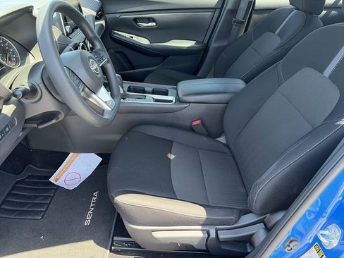 Used 2024 Nissan Sentra SV FWD image 25