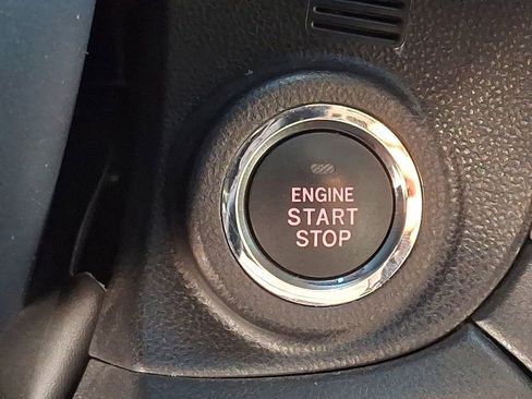 Used 2020 Subaru Outback Premium image 23