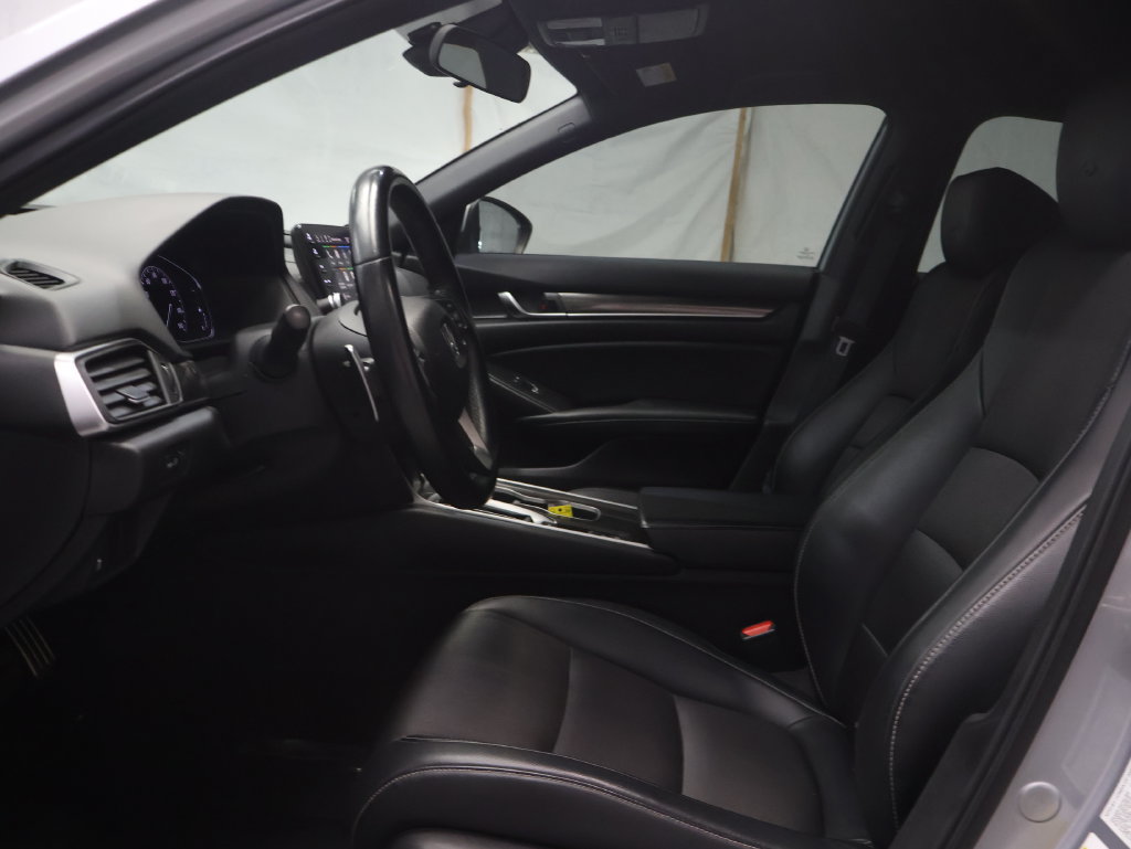 Used 2018 Honda Accord Sport image 16