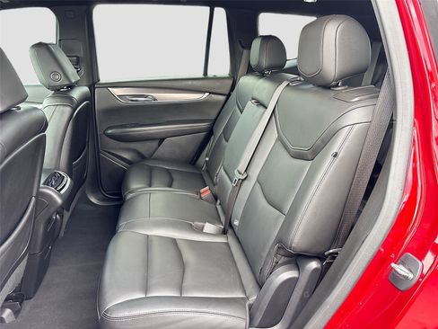 Used 2022 Cadillac XT6 Luxury image 28