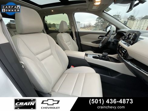 Used 2023 Nissan Rogue SL w/ SL Premium Package image 32