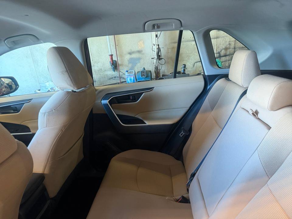 Certified 2021 Toyota RAV4 LE AWD/4WD image 33