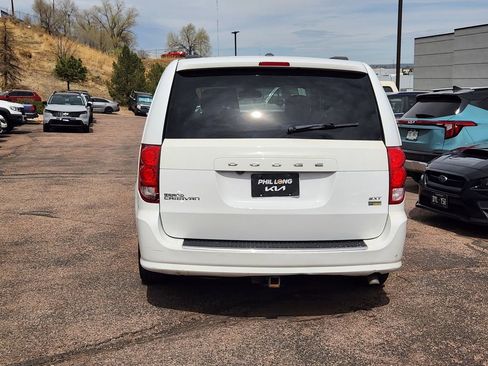 Used 2019 Dodge Grand Caravan SXT FWD image 6