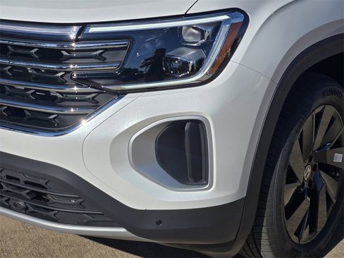 New 2026 Volkswagen Atlas SE image 6