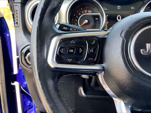 Used 2018 Jeep Wrangler Unlimited Sahara AWD/4WD image 23